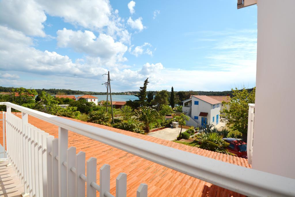 Apartments Katarina Велі-Рат Екстер'єр фото