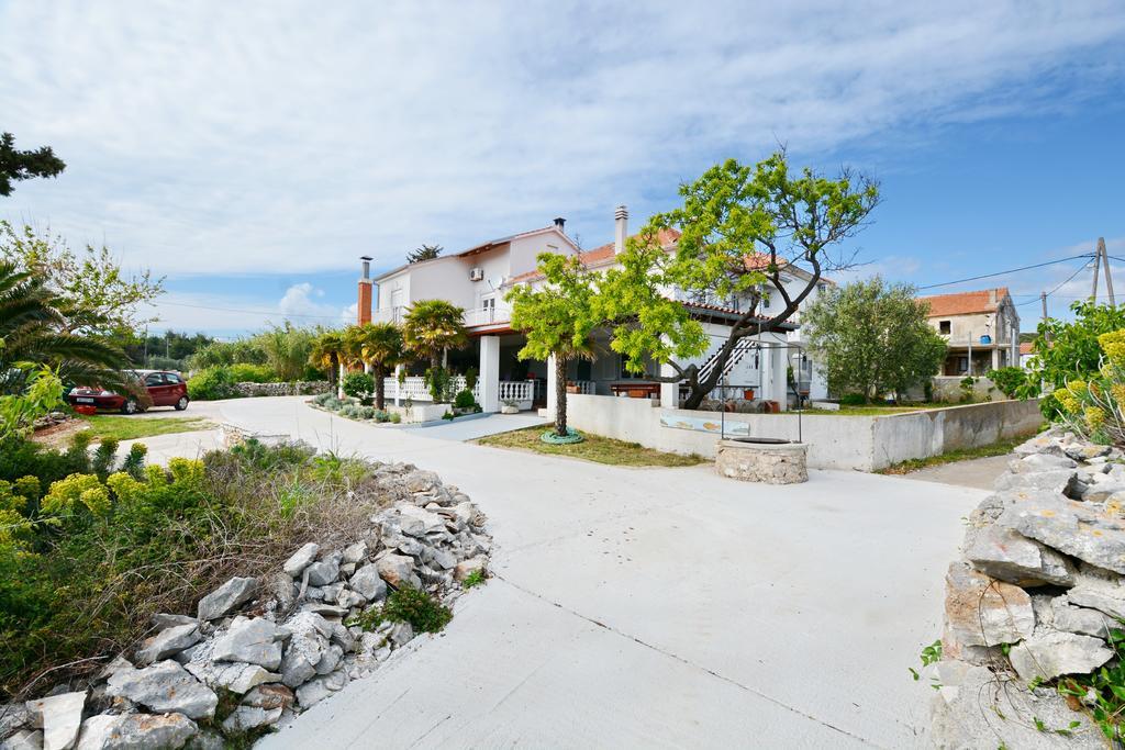 Apartments Katarina Велі-Рат Екстер'єр фото