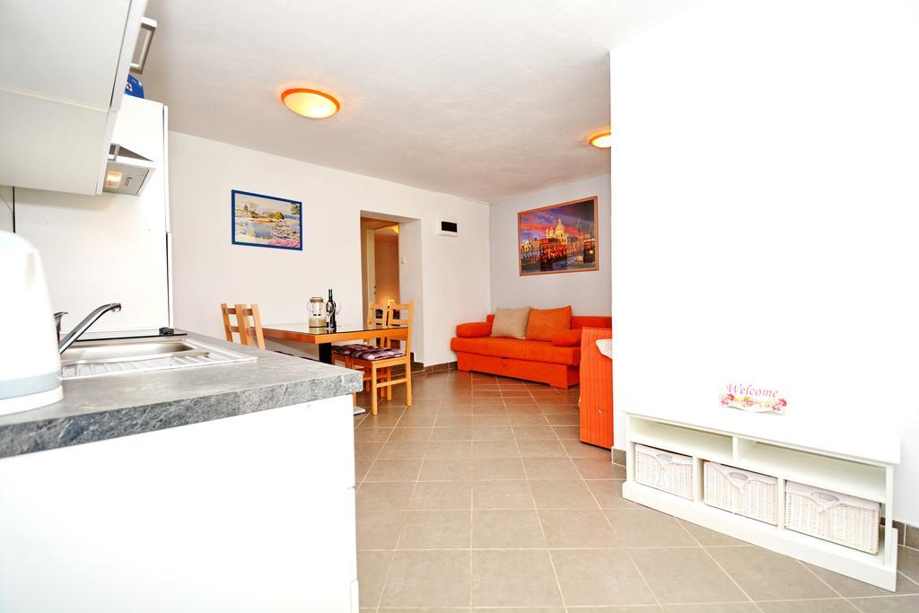 Apartments Katarina Велі-Рат Екстер'єр фото