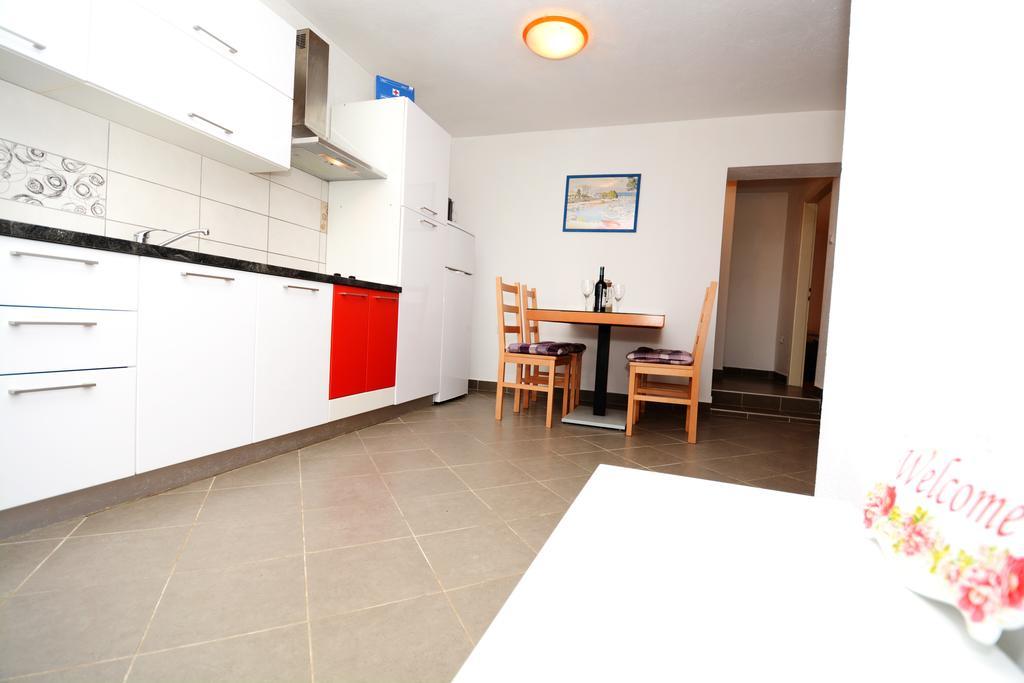 Apartments Katarina Велі-Рат Екстер'єр фото