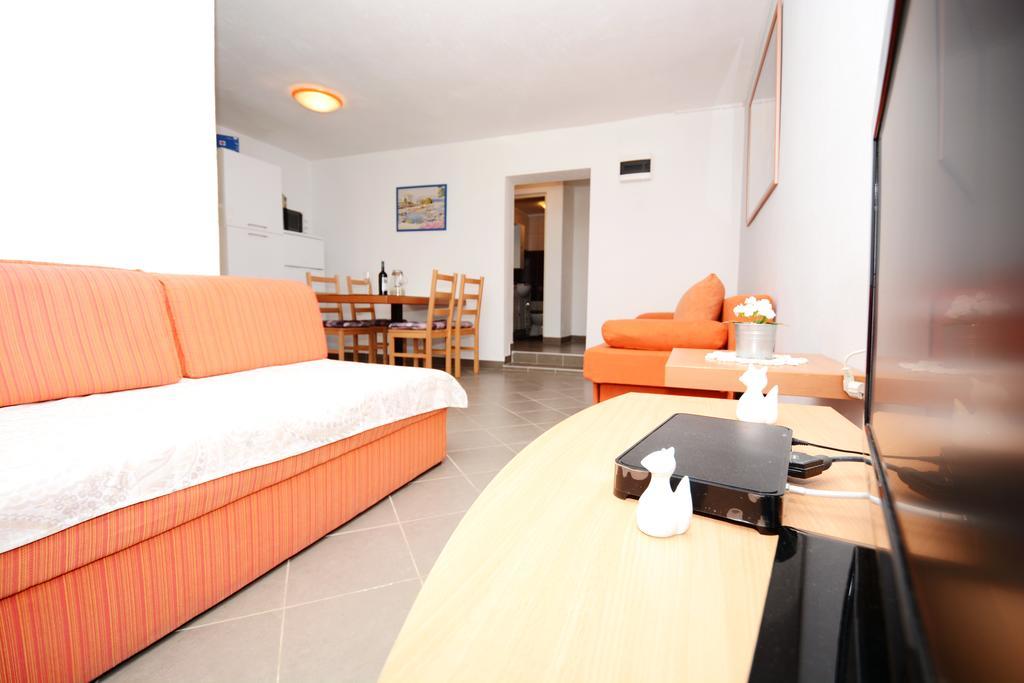 Apartments Katarina Велі-Рат Екстер'єр фото