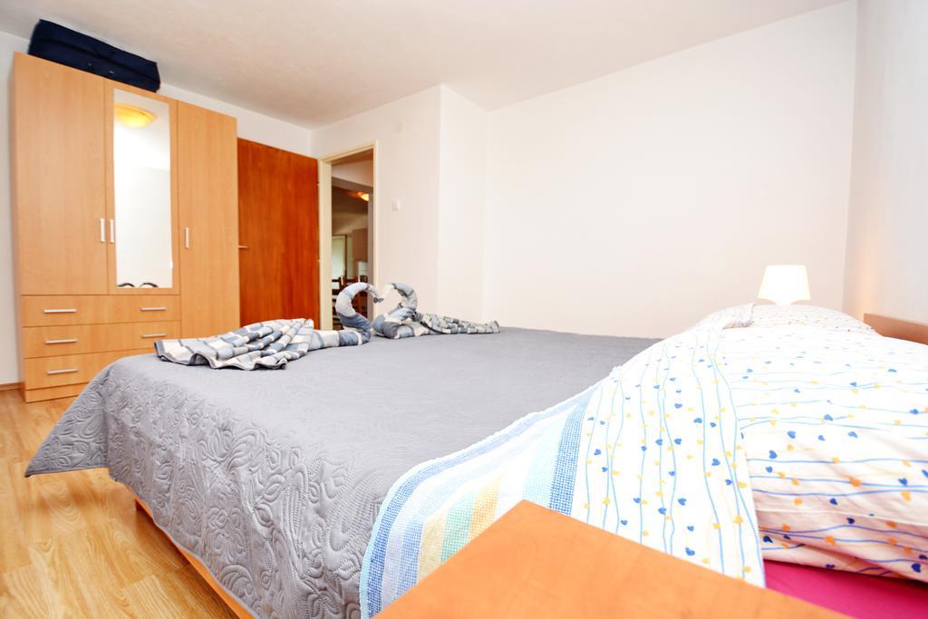 Apartments Katarina Велі-Рат Екстер'єр фото