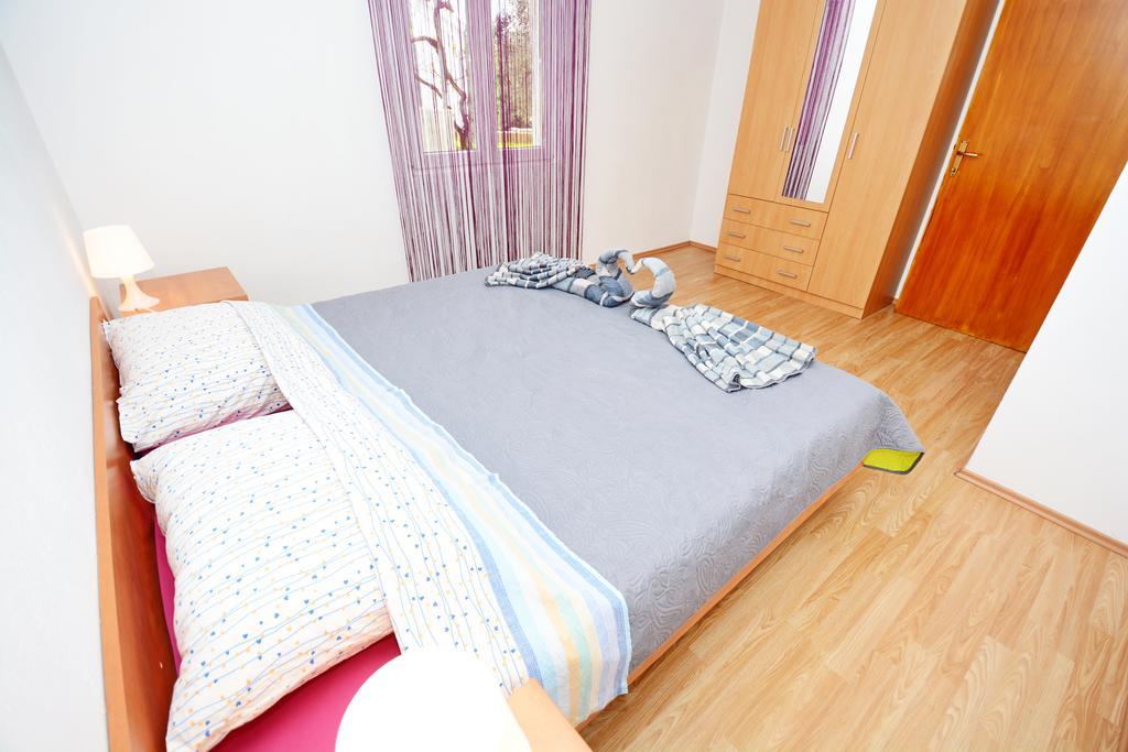 Apartments Katarina Велі-Рат Екстер'єр фото