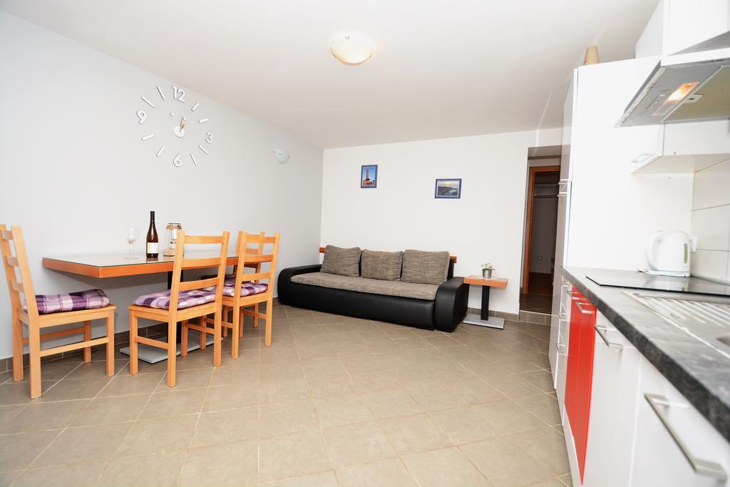 Apartments Katarina Велі-Рат Екстер'єр фото