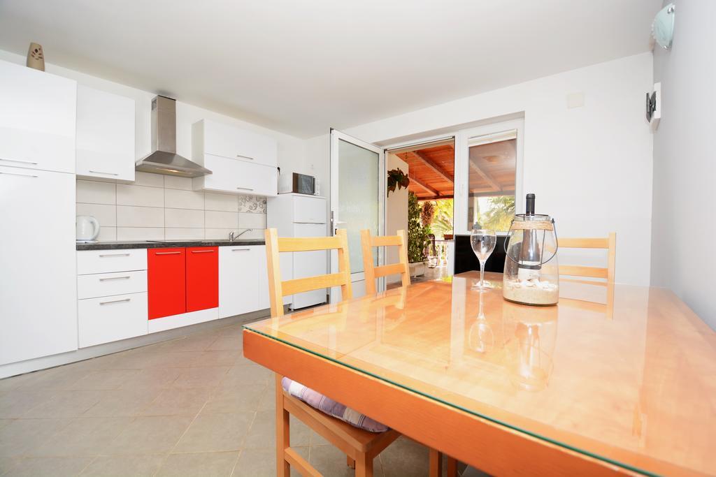Apartments Katarina Велі-Рат Екстер'єр фото