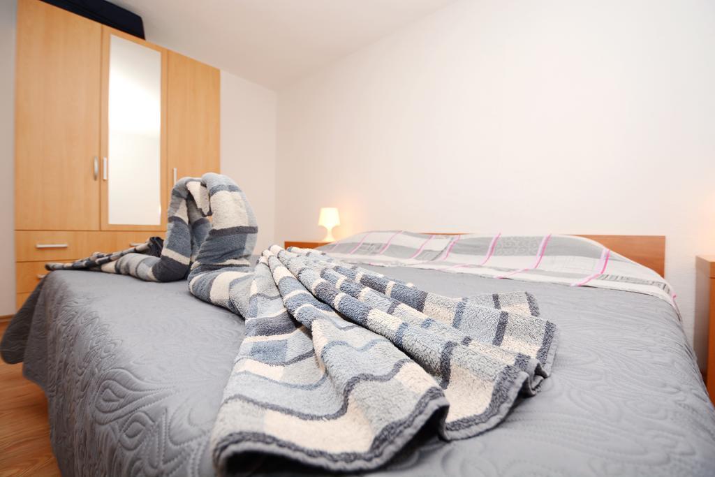 Apartments Katarina Велі-Рат Екстер'єр фото
