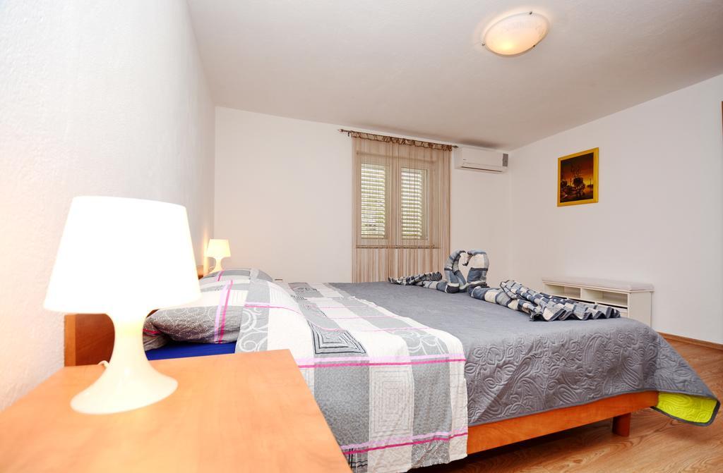 Apartments Katarina Велі-Рат Екстер'єр фото