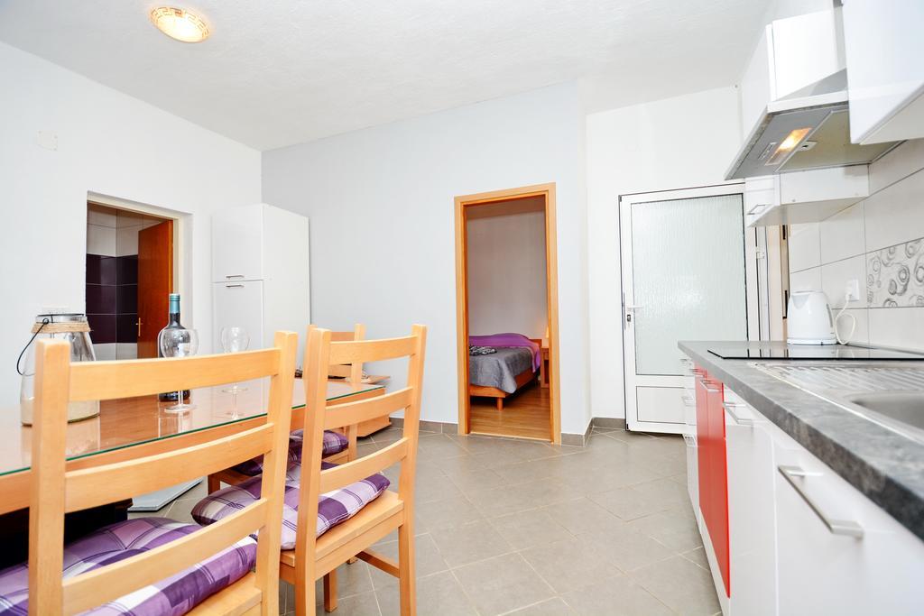 Apartments Katarina Велі-Рат Екстер'єр фото