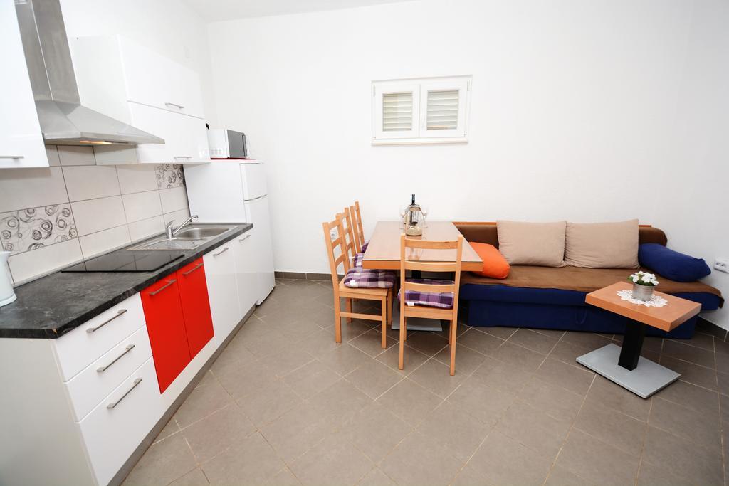 Apartments Katarina Велі-Рат Екстер'єр фото