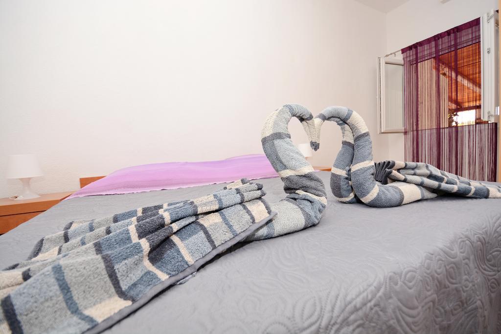 Apartments Katarina Велі-Рат Екстер'єр фото