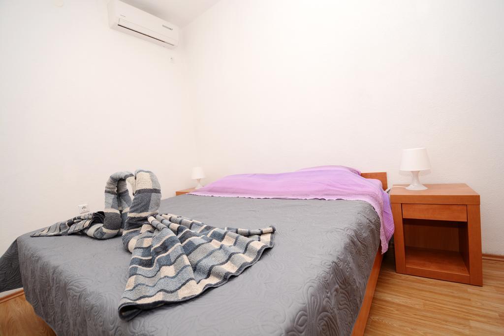 Apartments Katarina Велі-Рат Екстер'єр фото